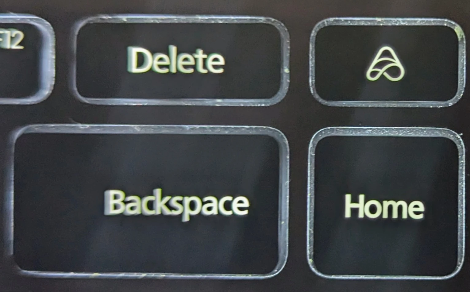 A picture of Xiaomi Notebook Ultra's keyboard showing the position of the Macro key